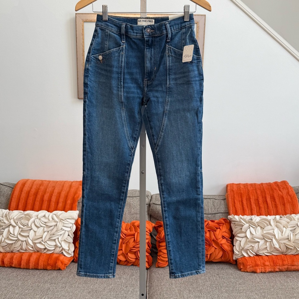 ❣️🆕FREE PEOPLE Beacon Mid Rise Slim Cropped
Jeans❣️